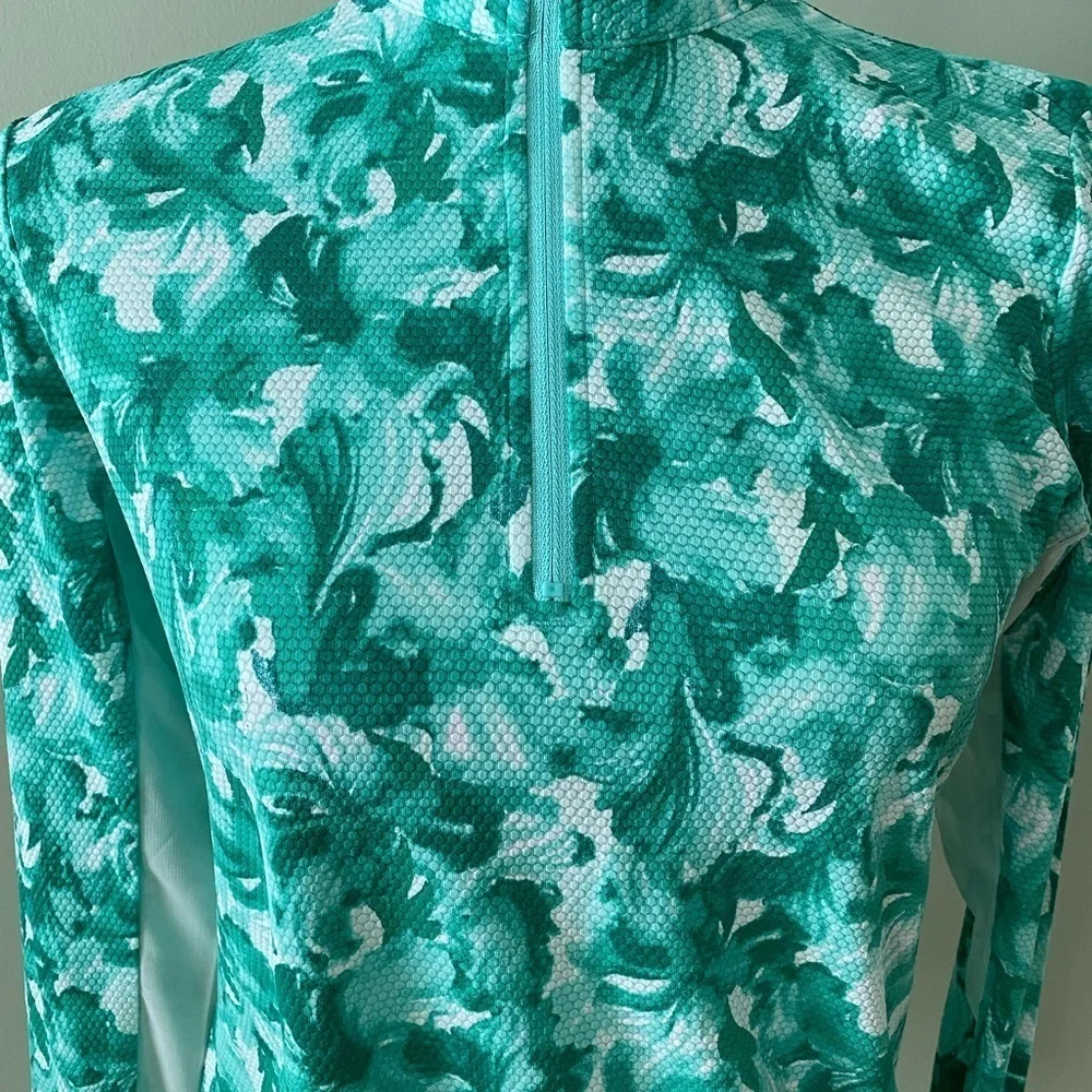 NEW - Women’s Tommy Bahama Quarter Zip Top
